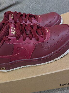 2018 NIKE AIR FORCE 1 GS LOW TEAM RED BURGUNDY Size 4.5 Excellent Condition
